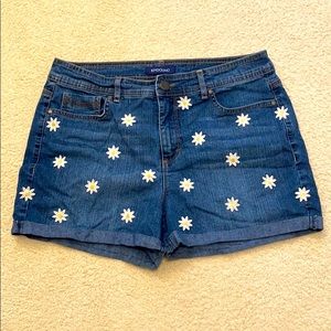 ❌SOLD❌ 🌼Upcycled Daisy Jean Shorts🌼